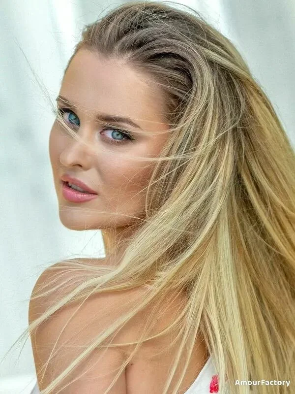 Alina Profile image 3
