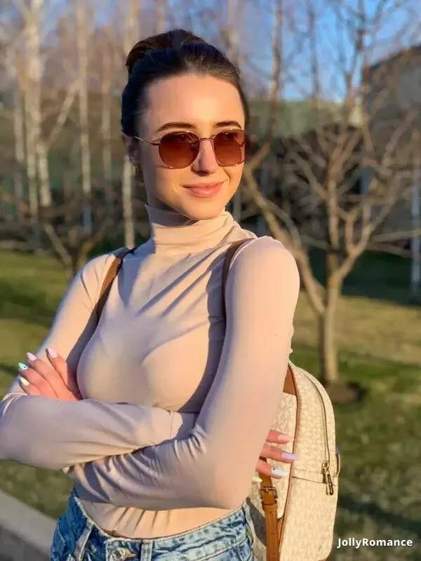 Lilia Profile image 3