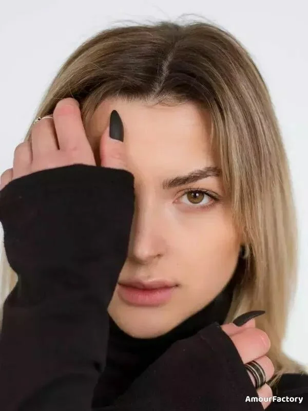 Alina Profile image 1