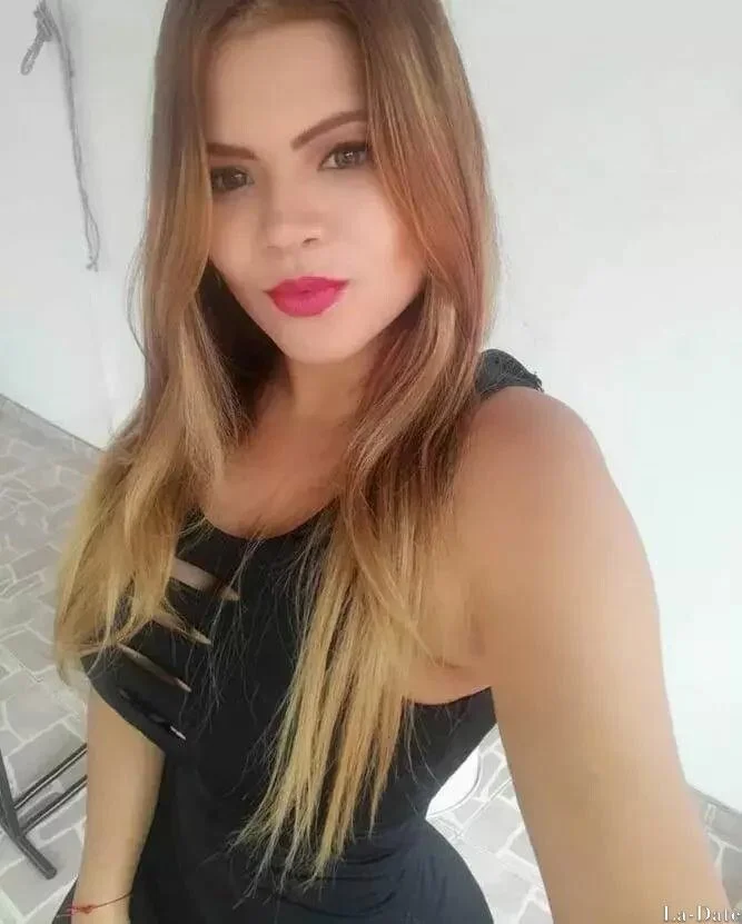 Carolina Profile image 2